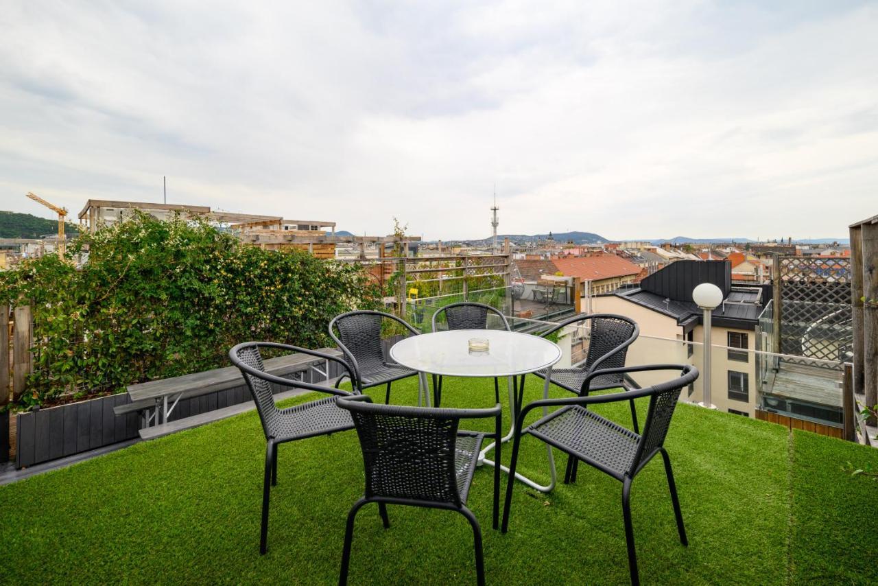 3bedroom Triplex Rooftop Apartment