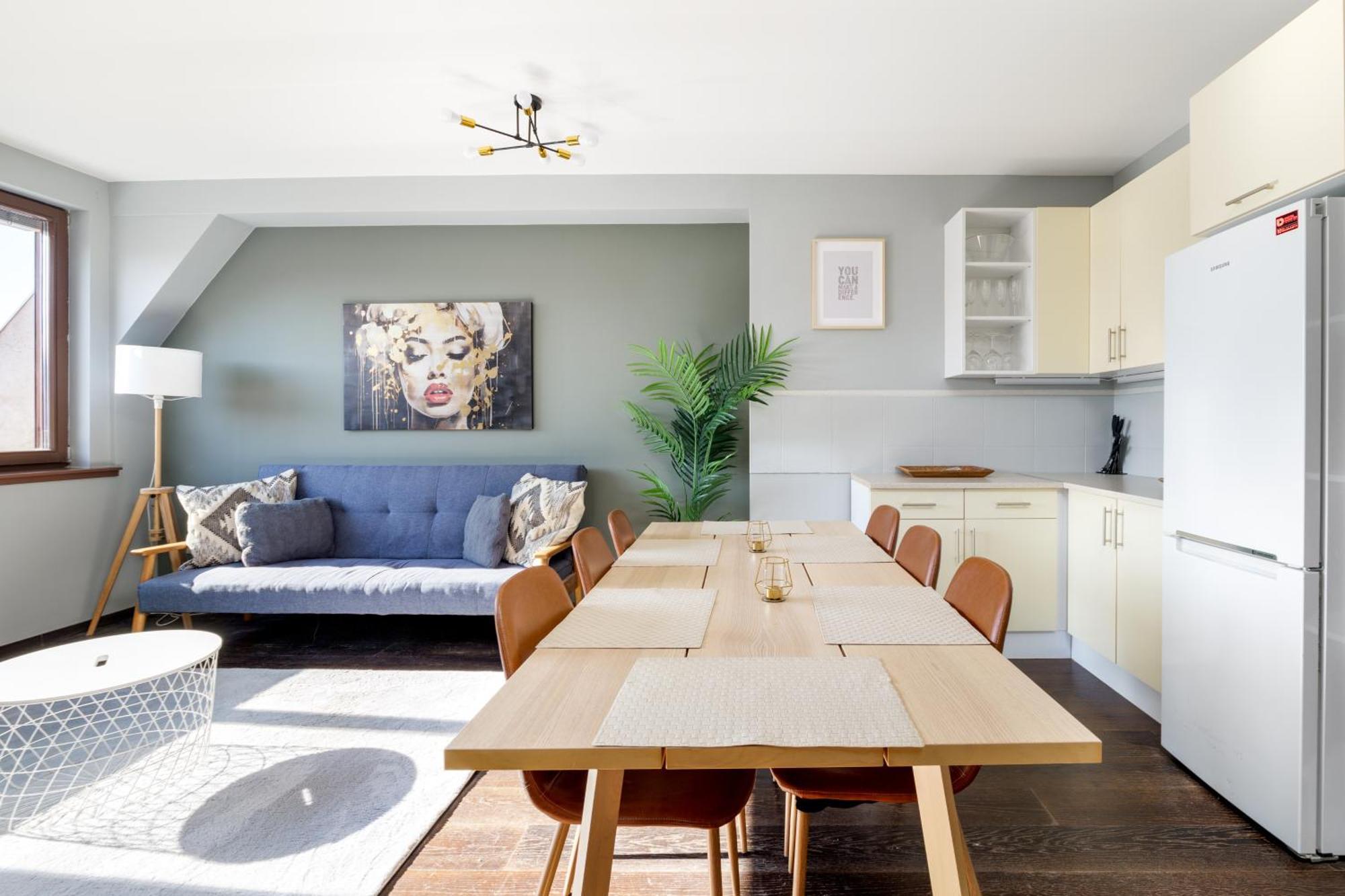 3bedroom Triplex Rooftop Apartment *