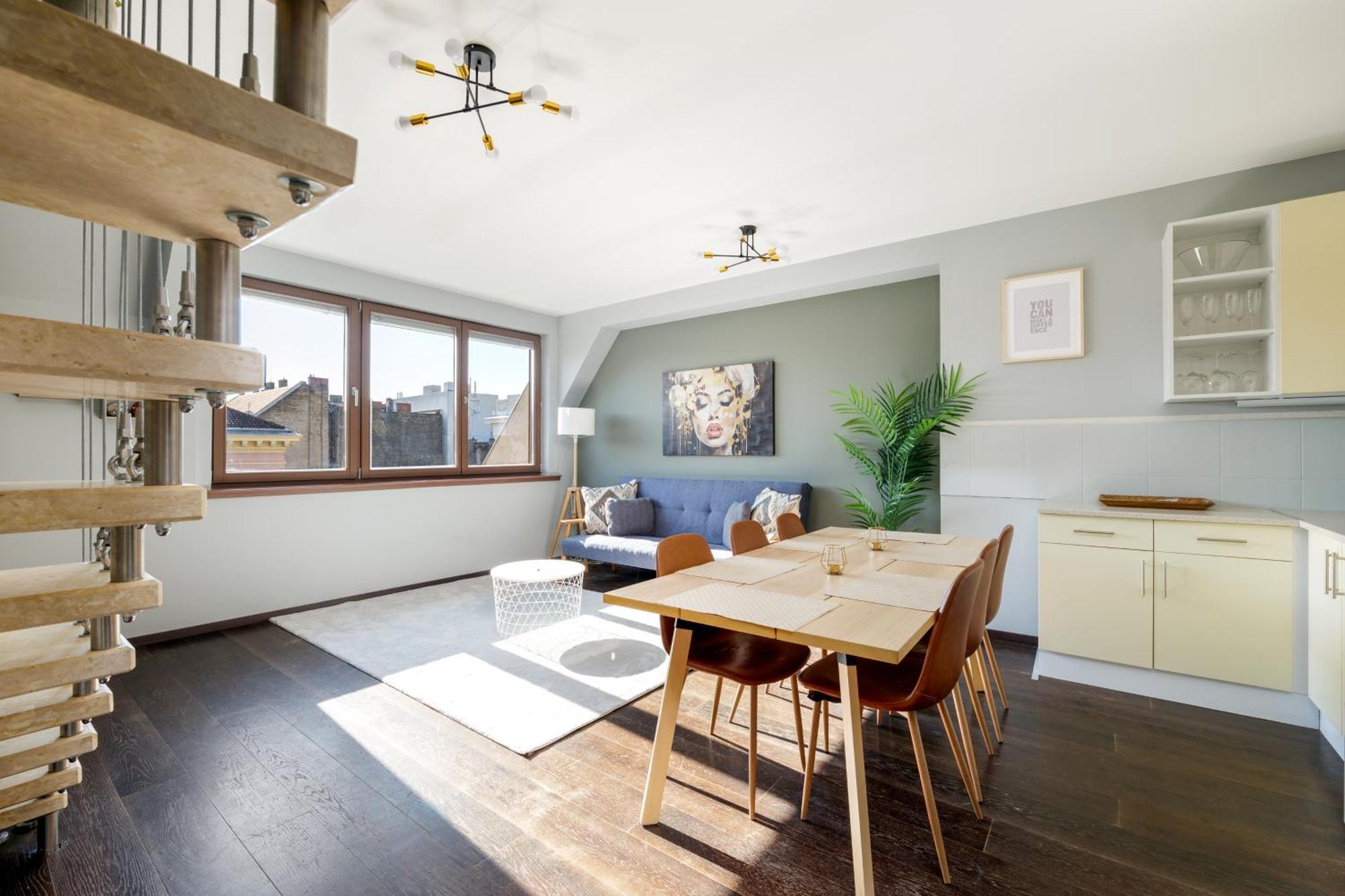 3bedroom Triplex Rooftop Boedapest